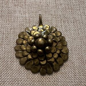 Elegant Gold Flower Pendant